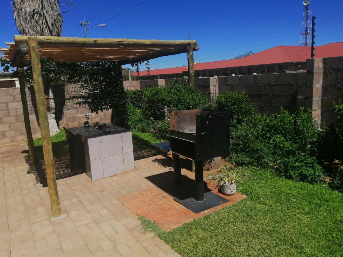 Keetmanshoop Self-Catering Hotel Bagian luar foto