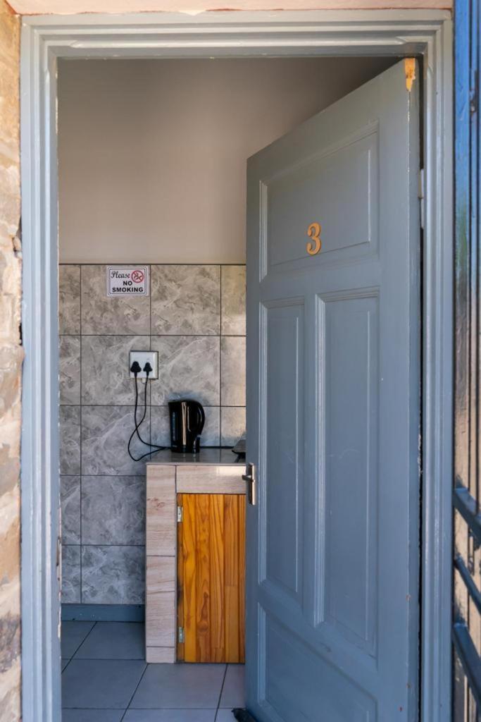Keetmanshoop Self-Catering Hotel Bagian luar foto