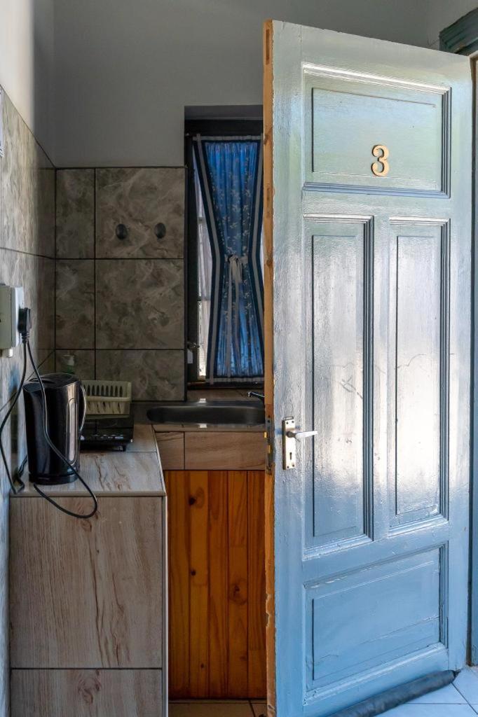 Keetmanshoop Self-Catering Hotel Bagian luar foto