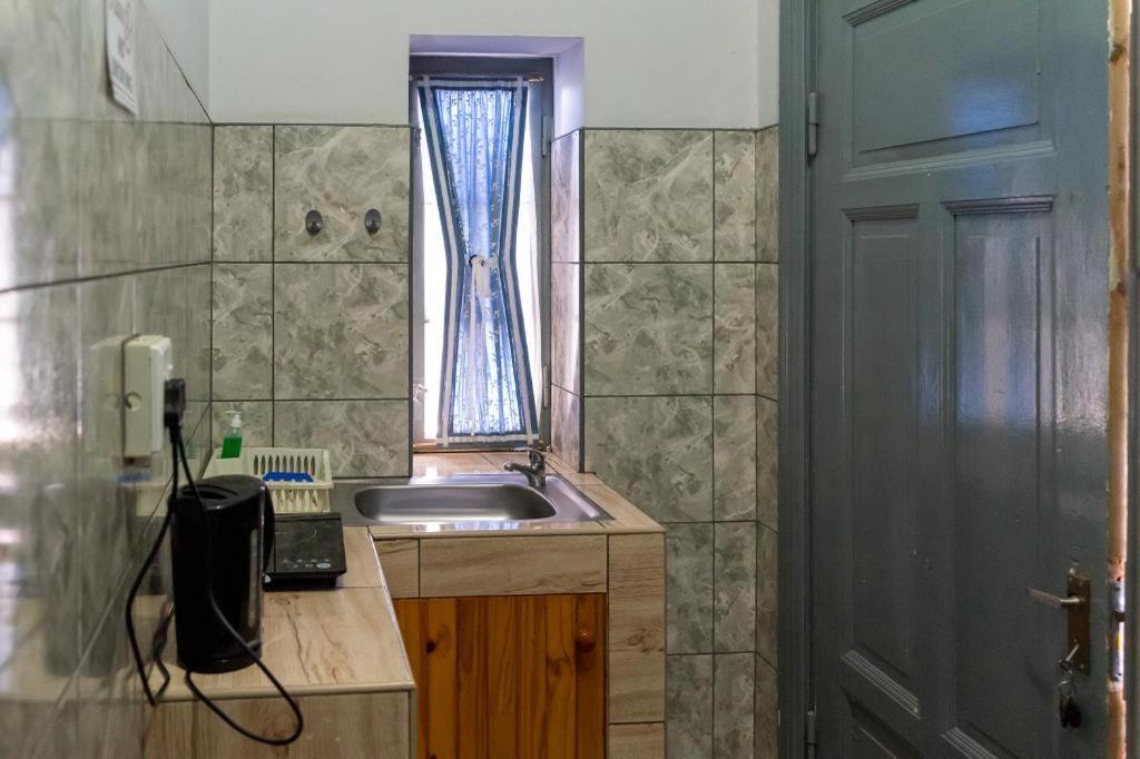 Keetmanshoop Self-Catering Hotel Bagian luar foto
