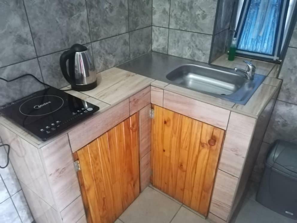 Keetmanshoop Self-Catering Hotel Bagian luar foto